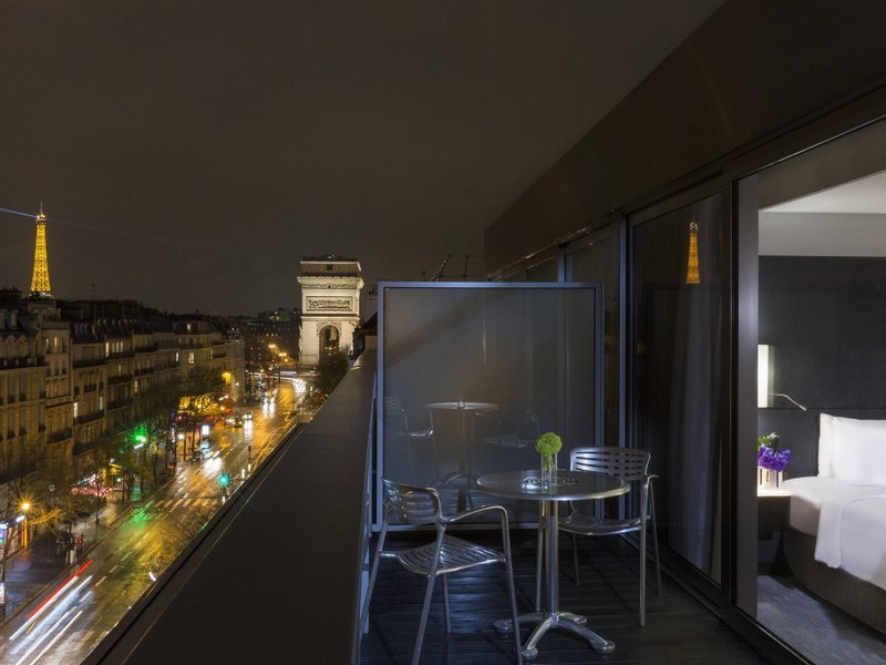 Renaissance Paris Arc de Triomphe Hotel