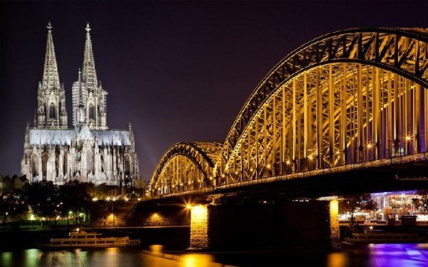 7-Day Western Europe Tour from Frankfurt