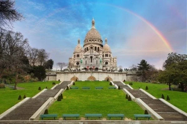 Paris Highlights Small Group Tour: Montmartre, Eiffel Tower, Seine River Cruise