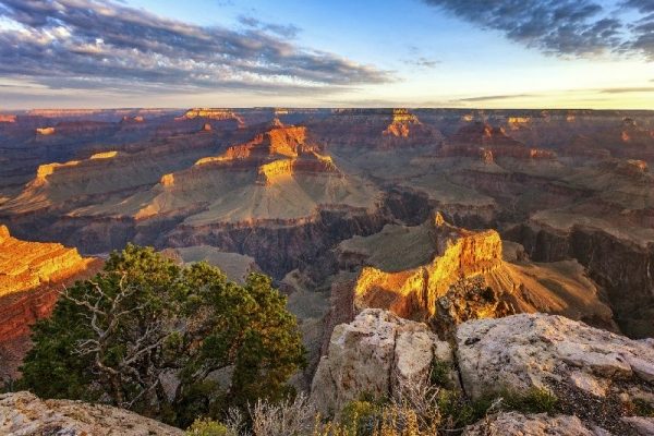 5-Day Grand Canyon, Antelope Canyon, Las Vegas Bus Tour: Los Angeles, Hoover Dam and California Theme Parks