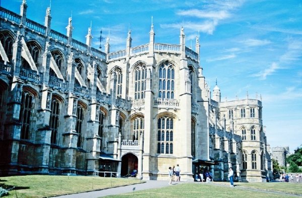 Windsor Castle, Stonehenge, Lacock and Bath Day Trip from London