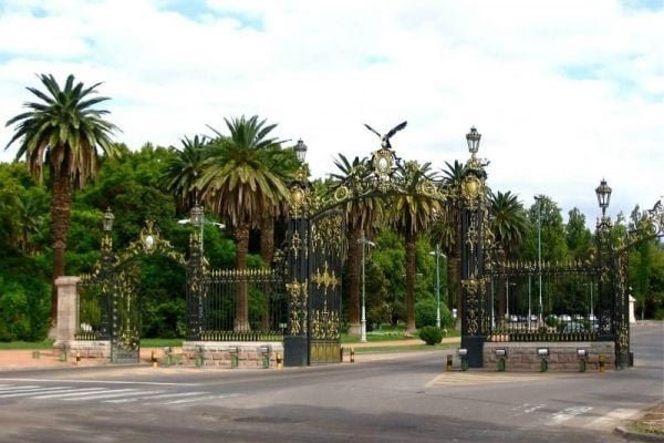Mendoza City Tour and General San Martin Park