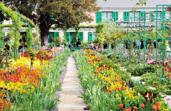 8.5-Hour Monet's Garden Bike Tour from Paris
