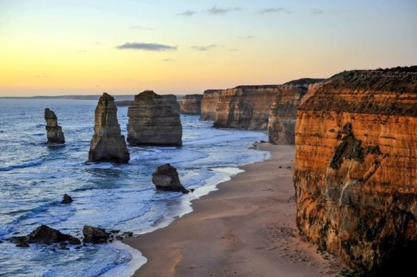 2-Day Melbourne Medley: Great Ocean Road + Phillip Island + Melbourne Attraction Pass