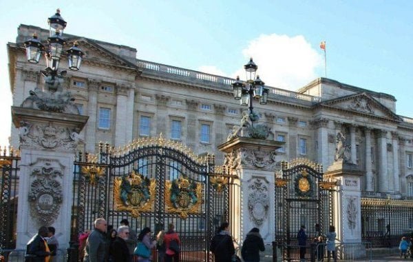 Westminster Abbey and Buckingham Palace Interior Tour and Afternoon Tea