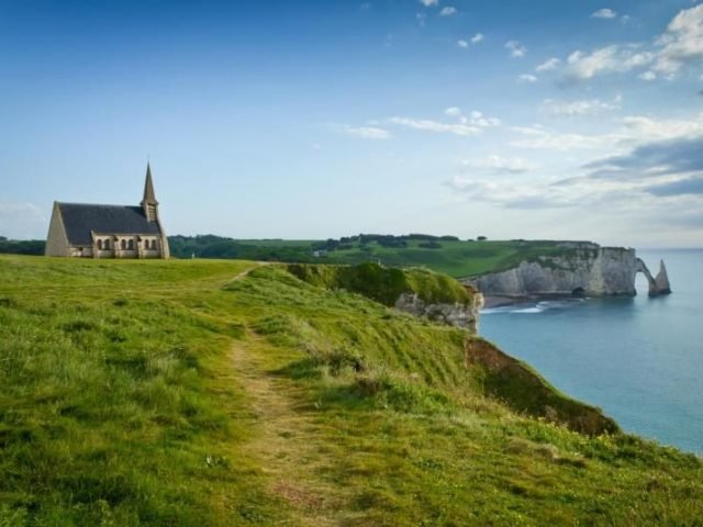 2-Day Normandy Tour from Paris with Mont Saint-Michel and Saint-Malo