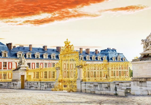 Palace of Versailles Tour with Paris Sightseeing, Boat Tour, and Eiffel Tower Tickets