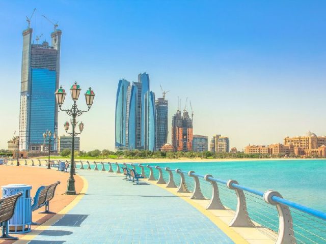 Abu Dhabi Tour From Dubai with Shiekh Zayed Mosque