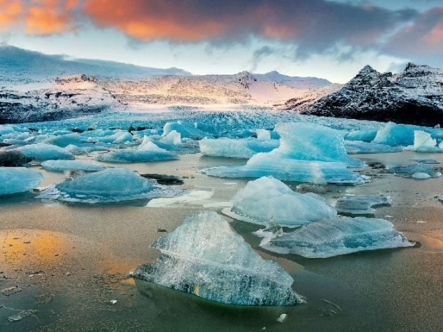 5-Day West Iceland, Ice Cave and Northern Lights