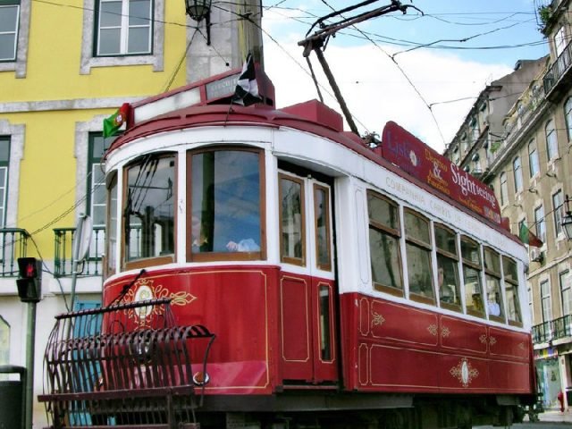 Tram 28 Lisbon Hop-on Hop-off Ticket