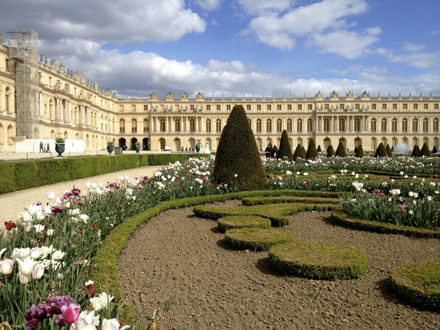 Versailles Palace and Gardens Day Trip from Paris with Audio Guide