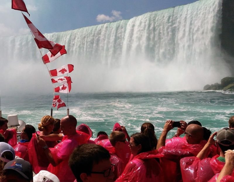 Small Group Niagara Falls Tour from Toronto with Hornblower Cruise