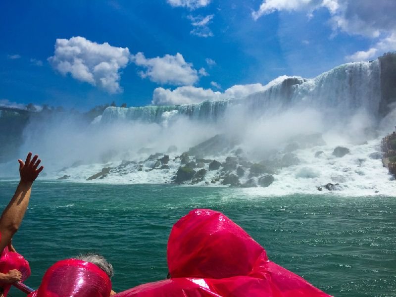 Small Group Niagara Falls Tour from Toronto with Hornblower Cruise, Lunch