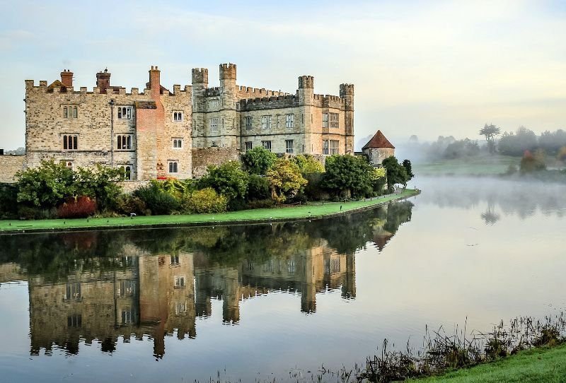Leeds Castle, Canterbury, and Dover Day Trip from London