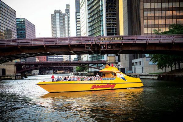Seadog Speedboat - Chicago Architecture Boat Tour