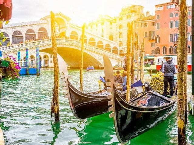 9-Day Switzerland and Italy Tour Package: Zurich to Venice