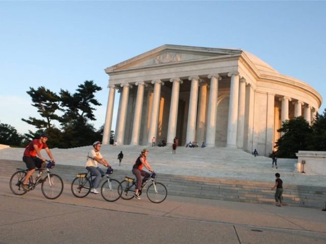 Monuments Bike Tour At Night