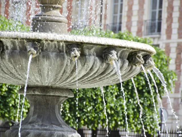 Place des Vosges, Paris