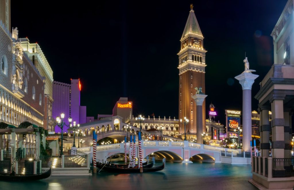 Top 10 things to see and do in Las Vegas