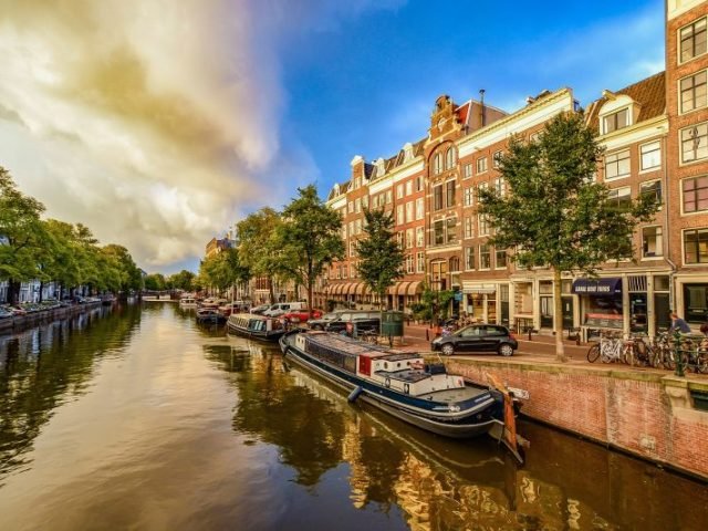 Amsterdam: relaxing, artistic and exciting