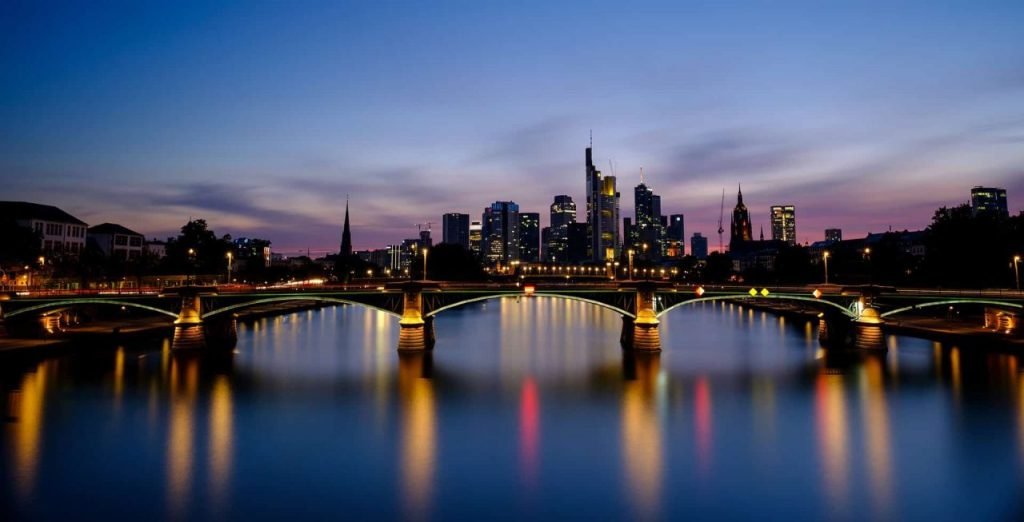 Frankfurt: Manhattan on River Main