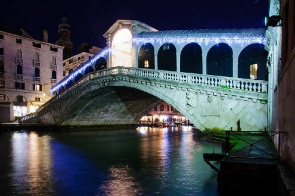 Venice by Night Walking Tour and Gondola Ride