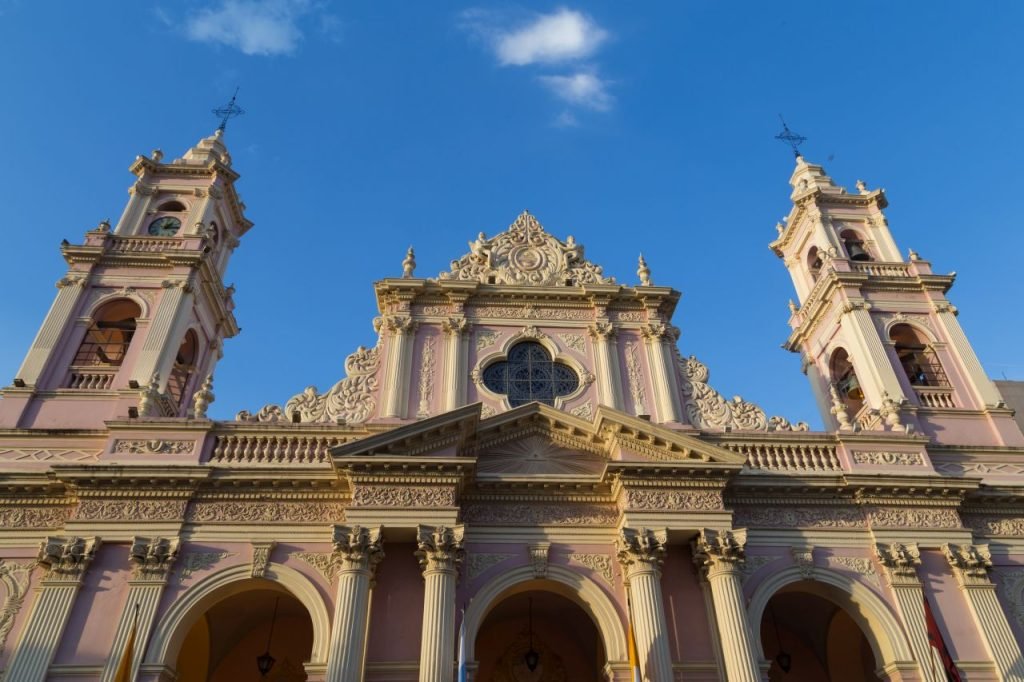 Unveiling Argentina's Iconic Landmarks: The Ultimate Traveler's Bucket 