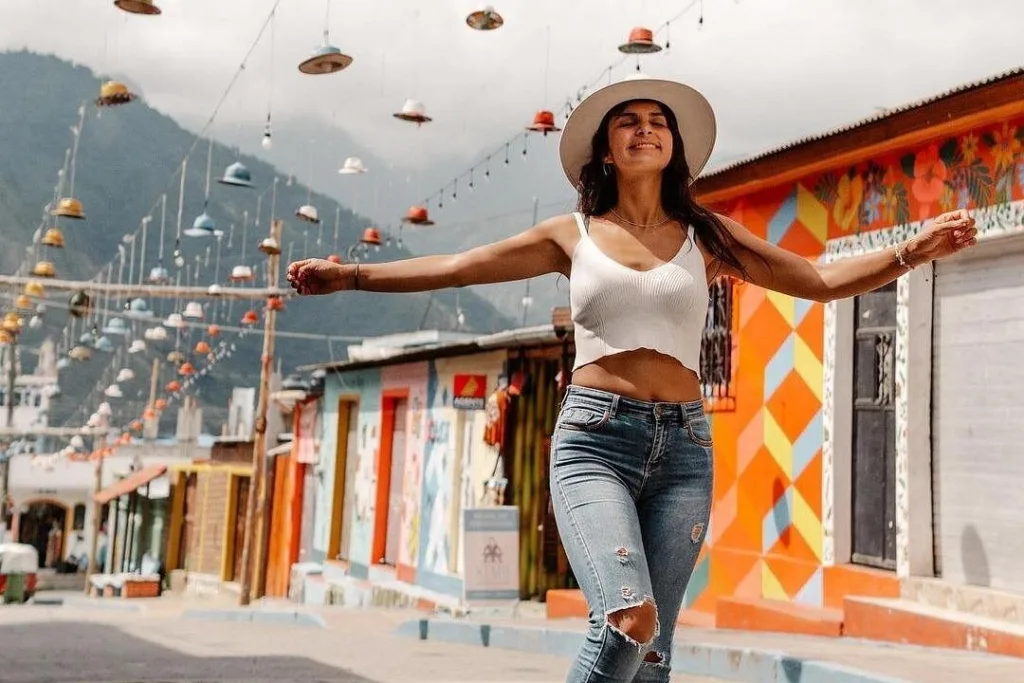 8 Solo Travel Tips to Actually Enjoy Traveling Alone