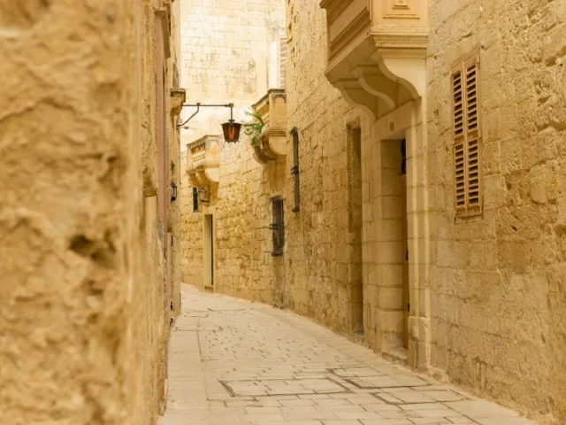 Cities Designed to Confuse Invaders — Now Confusing Tourists: Unravel the Mystery!